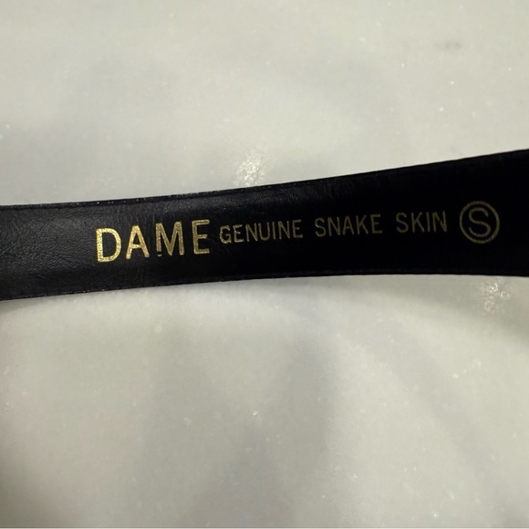 Dame VTG Y2K Black Genuine Snakeskin Belt Silver Tone Gold Tone Oval Buckle Sz S - Picture 5 of 14